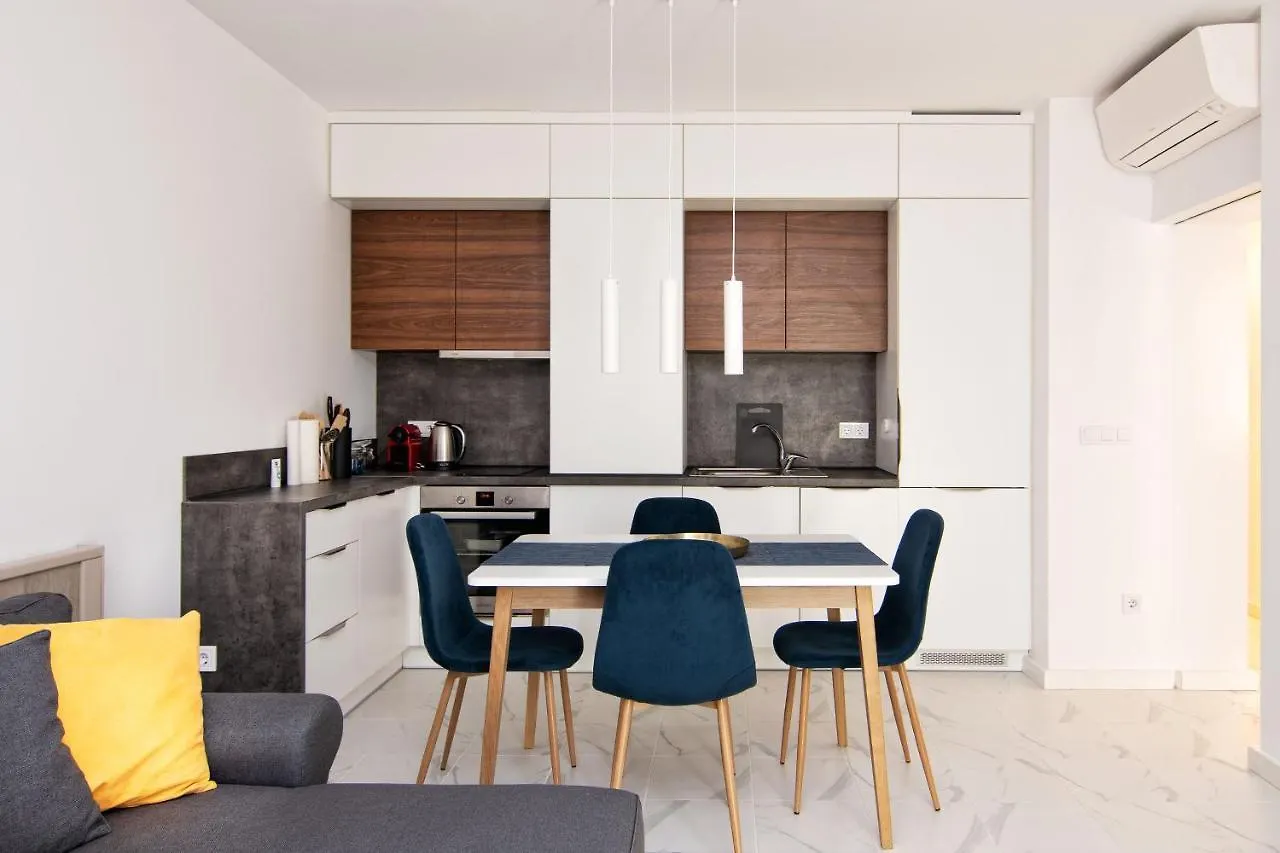 Greek Quarter Flat Two Br Next To Sea Garden Apartman Várna 0*,